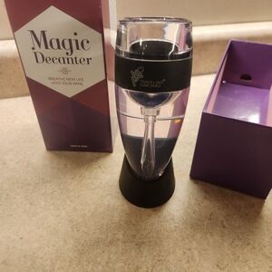 Magic Decanter wine aerator by Travelling Vineyard